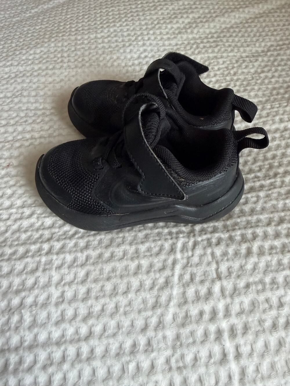 Nike Cosmic Runner Toddler Sneakers Black Size 6C